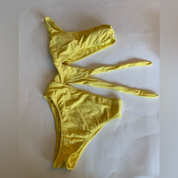 Abercrombie & Fitch one piece shoulder tie side swimsuit,  yellow size small - Picture 6 of 10
